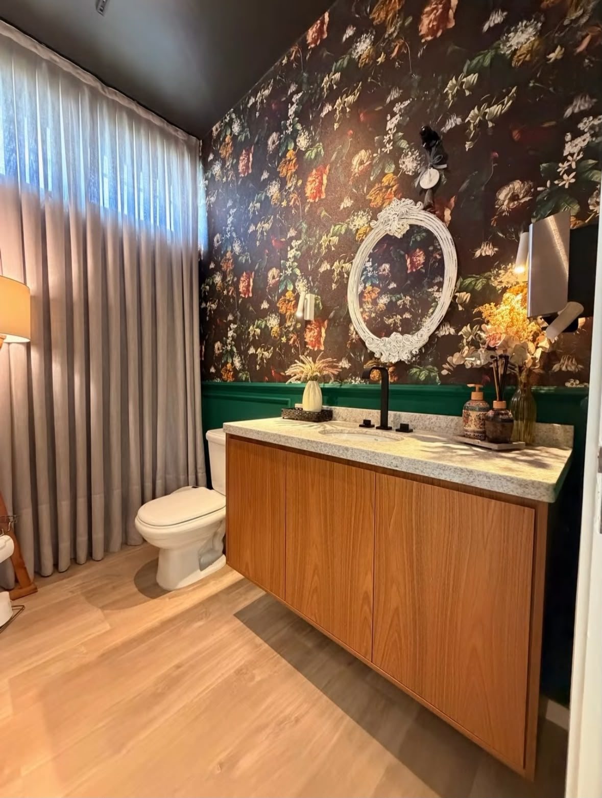 Lavabo decorado do salão